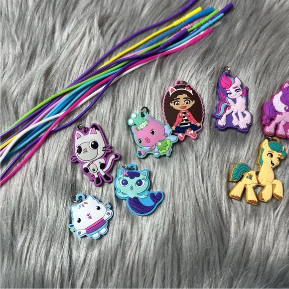 Kids Girls Gabbys Dollhouse My Little Pony Bead Necklace Making Kit - Picture 2 of 6